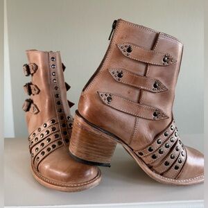 Freebird CITADEL Size 8 Taupe